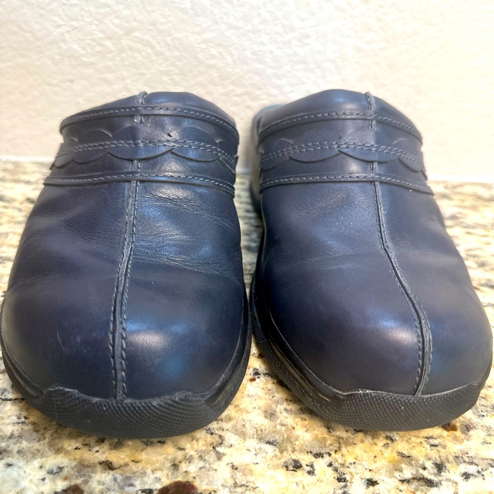 SoftWalk Blue Leather Wedge Comfort Slide On Clogs Women's Size 8